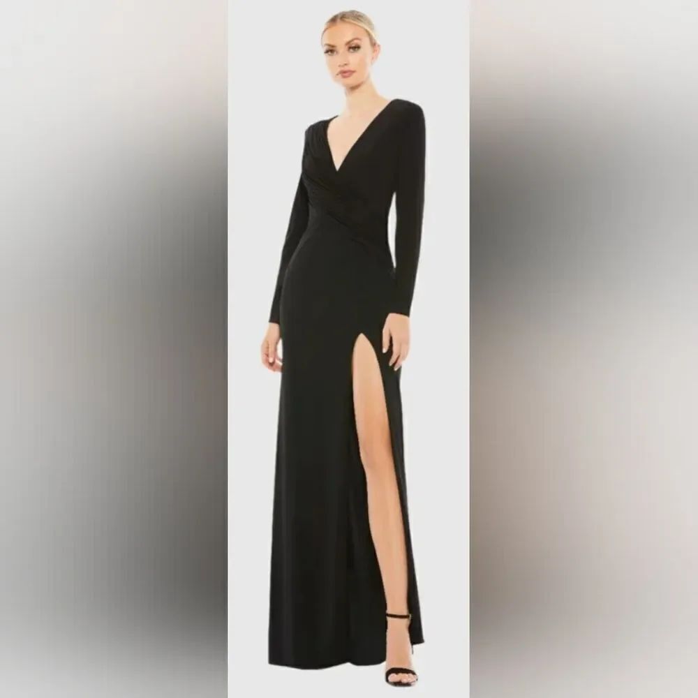 Mac Duggal 26686 Embellished Jersey Long Sleeve Ruched Gown NWT size 8 Black